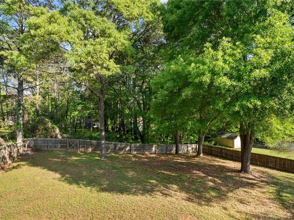 842 Lodgeview Dr, Bethlehem, GA 30620