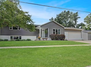 409 N Johnson St, Parkersburg, IA 50665