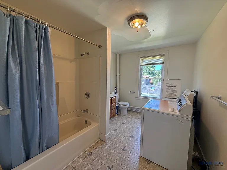 8 Montgomery St — Photo 16