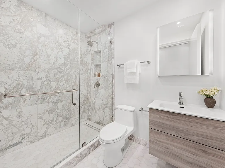 200 E 69th St #32C — Photo 8