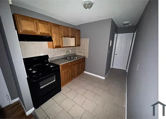 104 Montclair Ave #12 — Photo 2