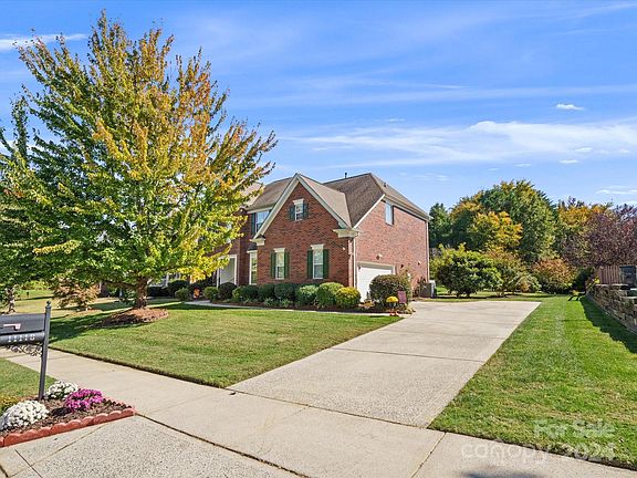 2nd image of 11118 Fountaingrove Dr