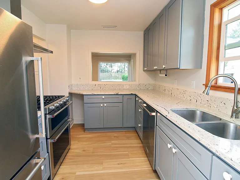 7707 SE Otty St — Photo 10