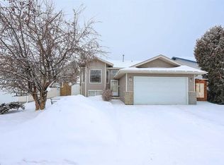 77 W Duval Cres, Red Deer, AB T4R 2Y6