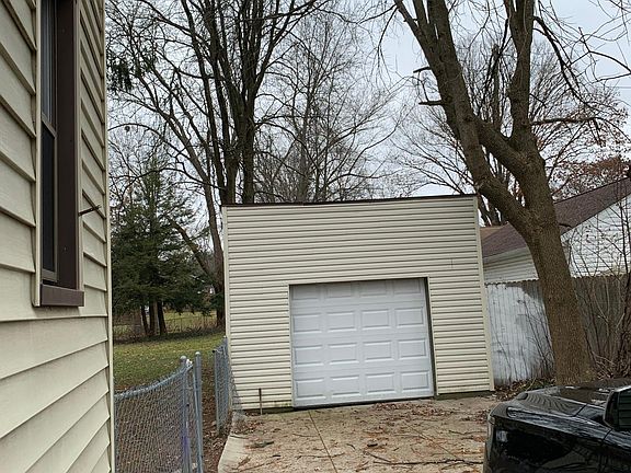 2nd image of 2840 Hudson Dr