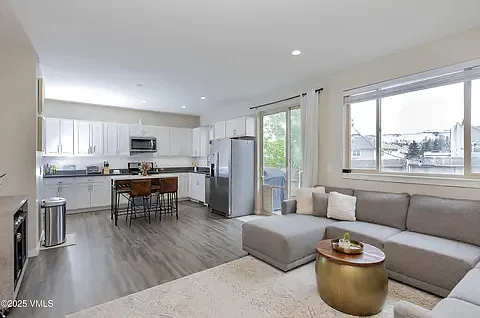 3 bed, 1532 sqft, $4,500 — Photo 1