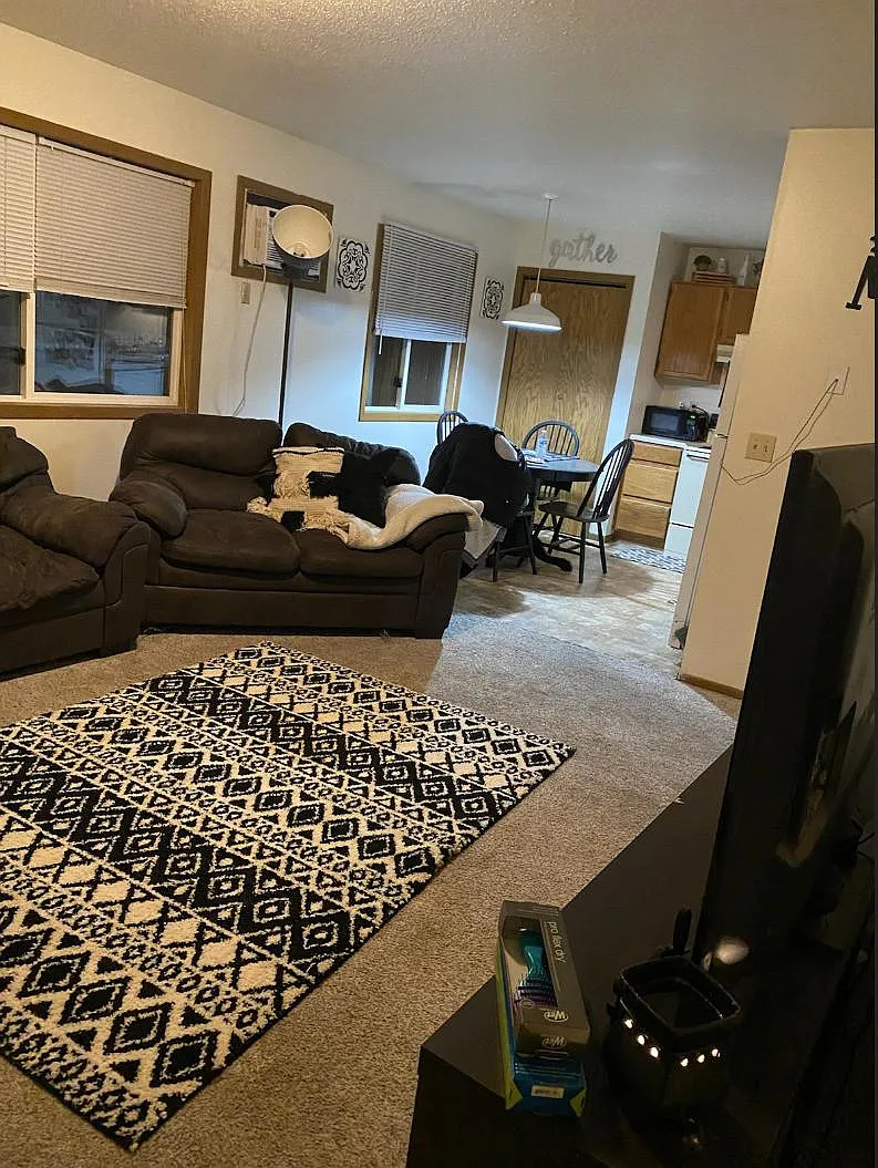 2 bed, 850 sqft, $945 — Photo 4