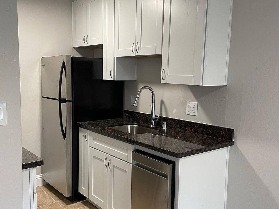 1st image of 650 E 17th St #14