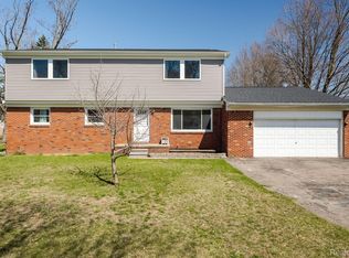 5265 Helene Ave, Shelby Township, MI 48316