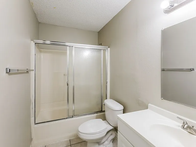 425 SW 74th Ave — Photo 14