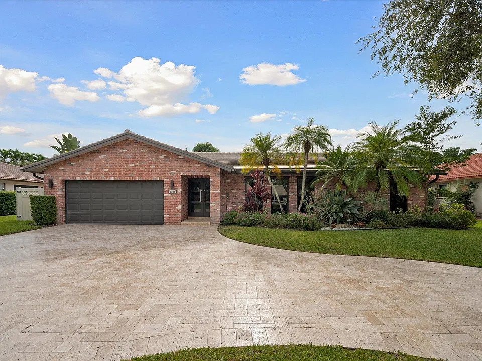 1225 NW 111th Ave