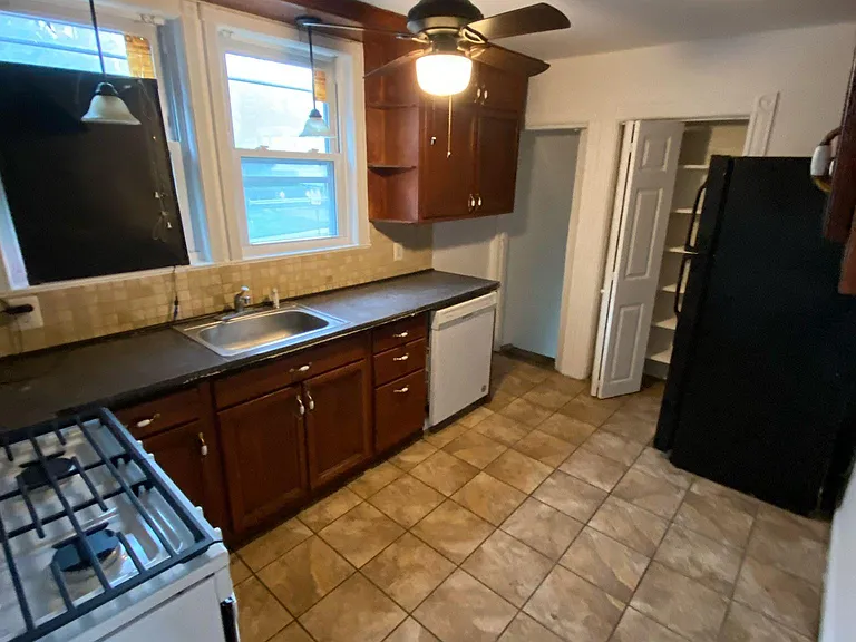 277 James St #1 — Photo 11
