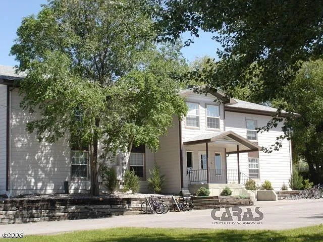 3 bed, $1,200 — Photo 1