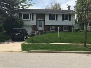 2303 Willow Ln, Rolling Meadows, IL 60008