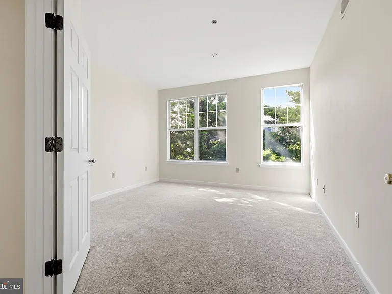 1625 International Dr #316 — Photo 26