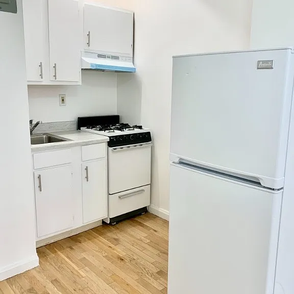 317 W 29th St #2A — Photo 2
