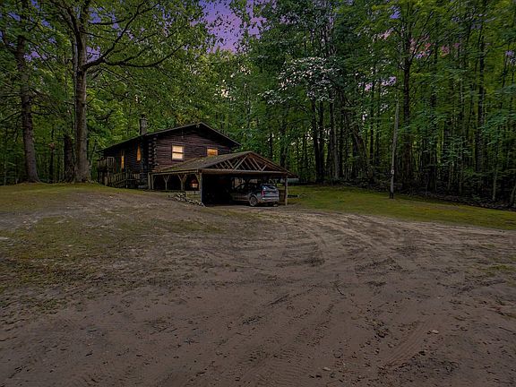 2nd image of 3188 N Taylor Rd