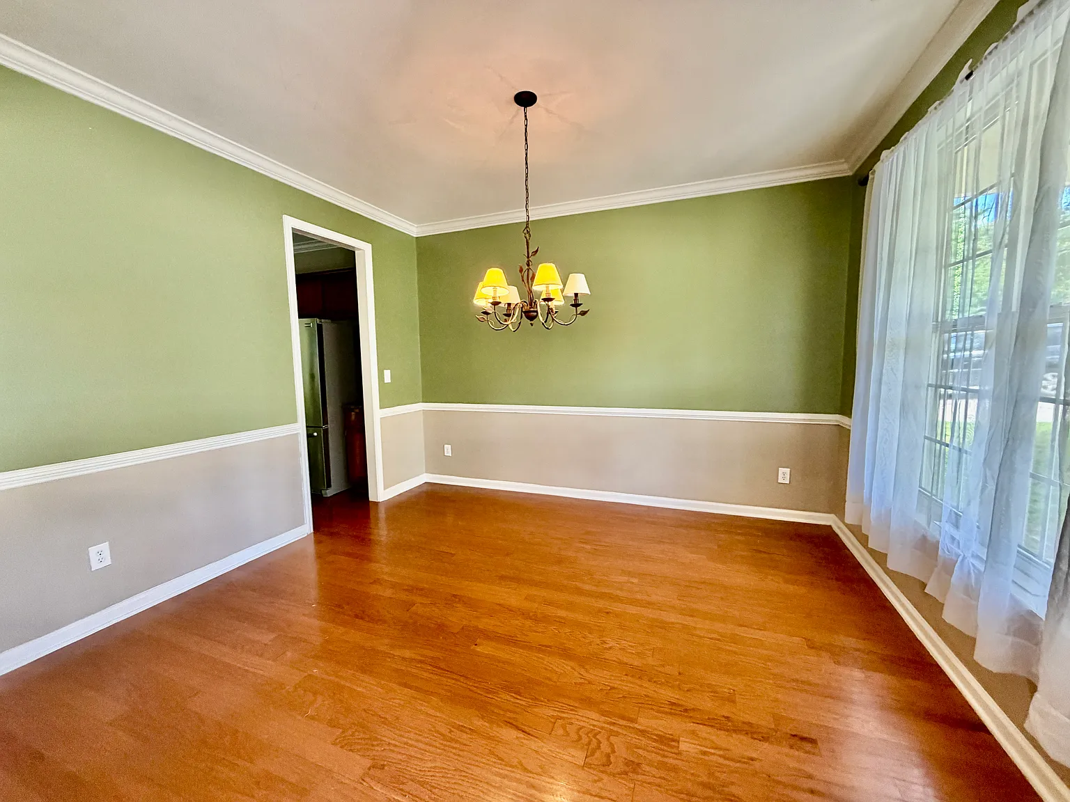 3 bed, 2.5 bath, 2046 sqft, $2,000 — Photo 4