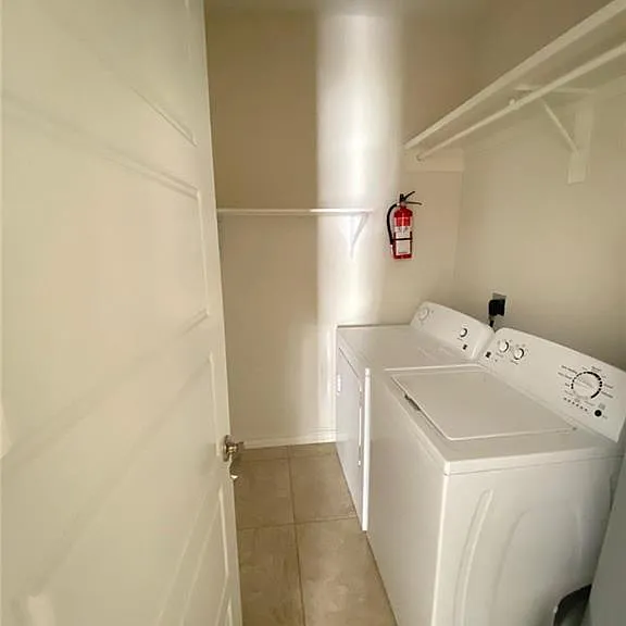 1013 E La Cantera Ave #3 — Photo 8