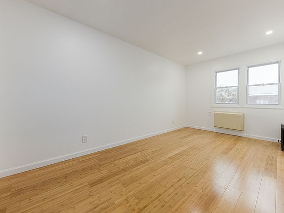 4th image of 717 E 58th St #3