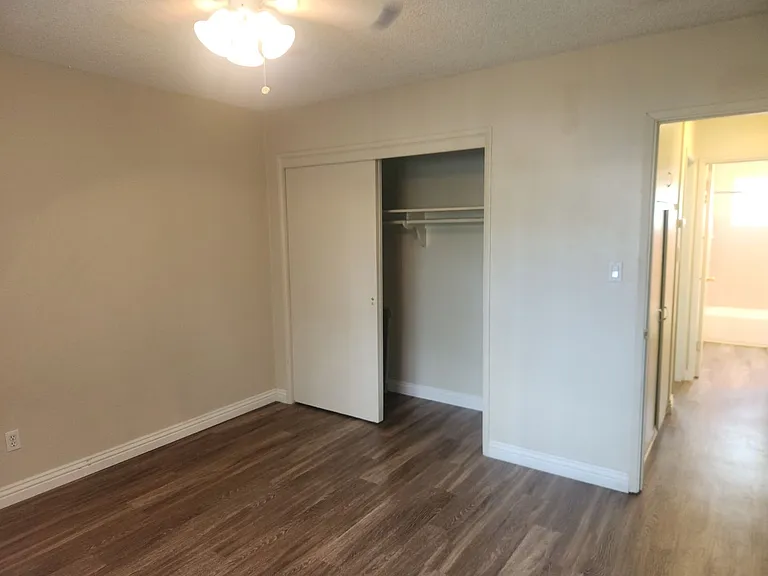 1131 E Lexington Ave — Photo 2