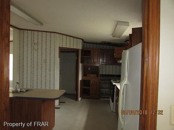 4th image of 2918 Donegal Dr