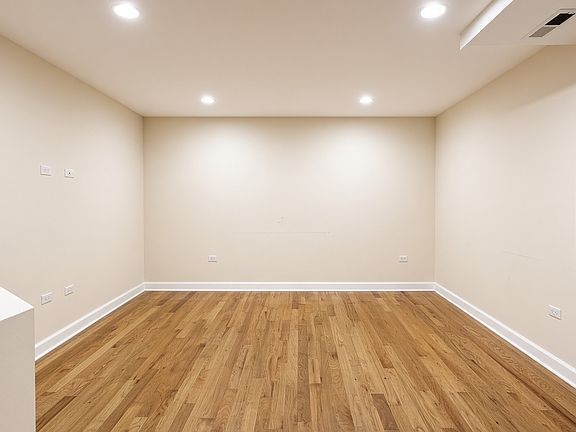5th image of 3354 W Wilson Ave APT Gn