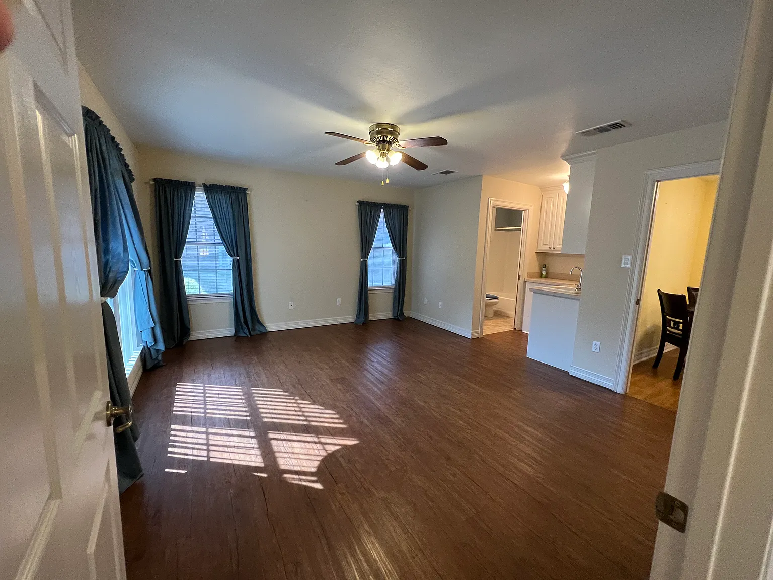 1825 Glenway Dr — Photo 4