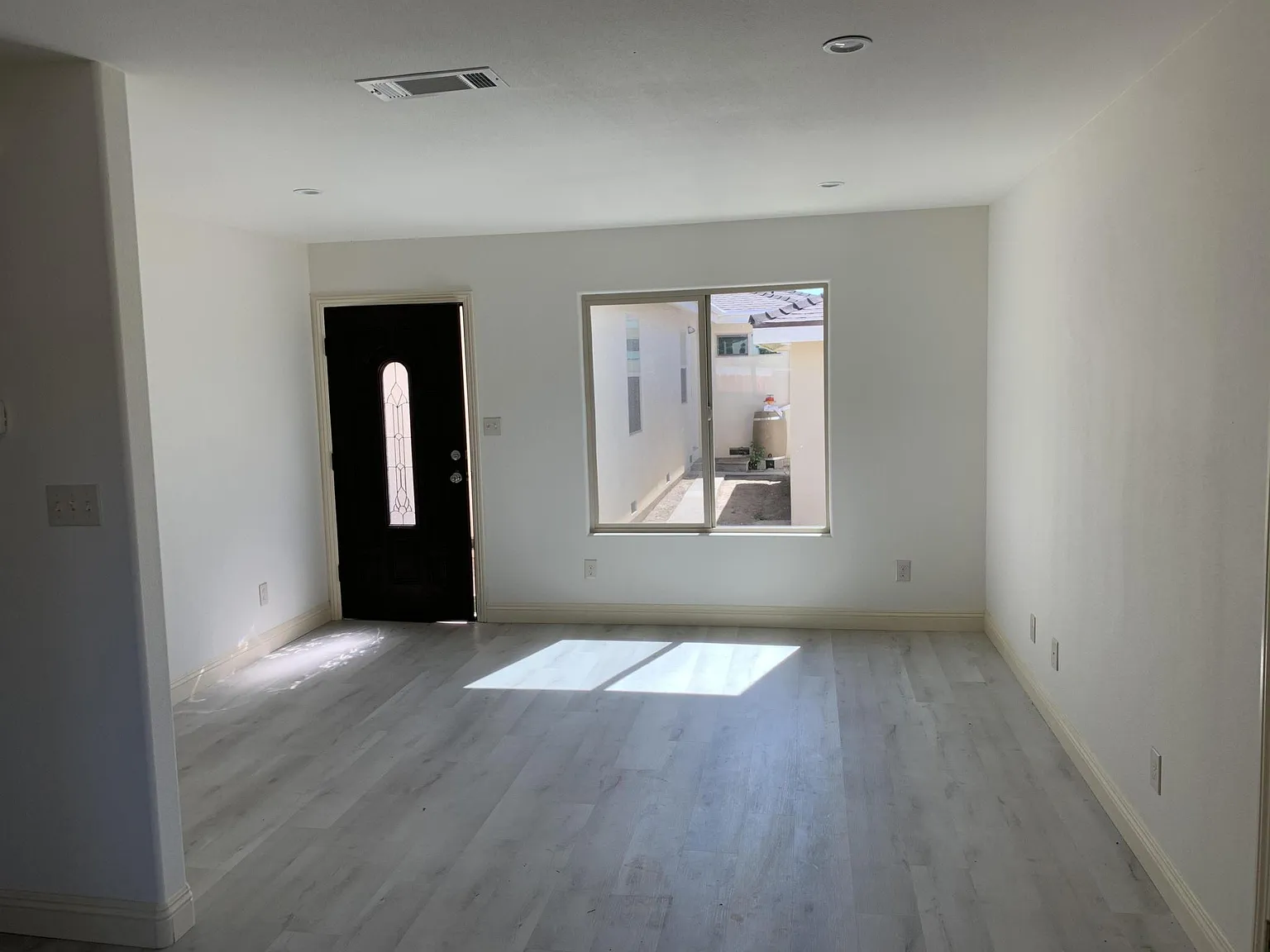 2 bed, 800 sqft, $2,800 — Photo 2