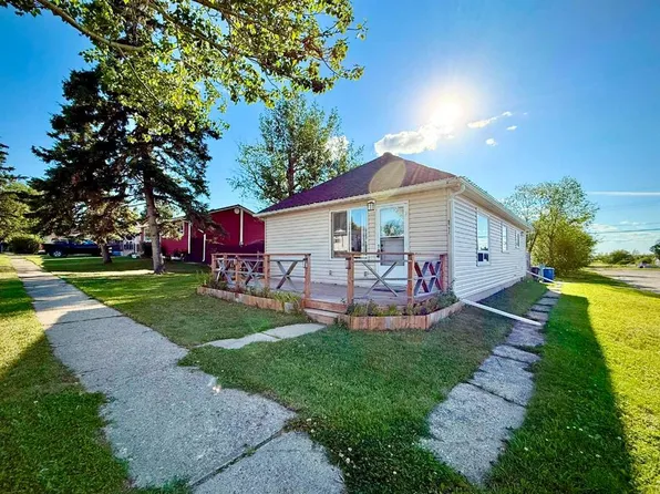 9732 E 100th St, Wembley, AB T0H 3S0