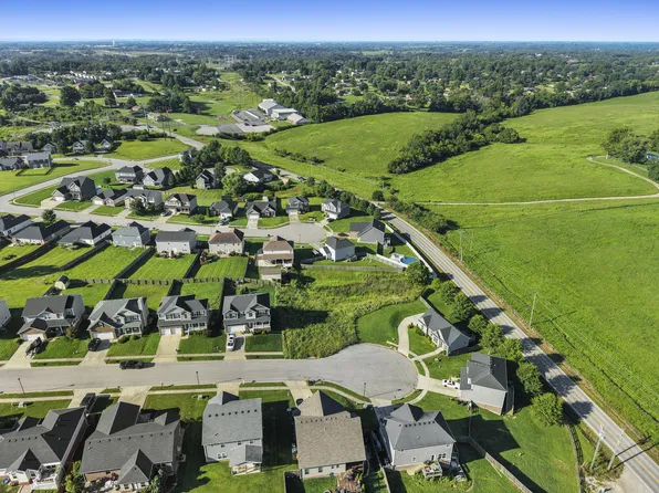 6033 Winning Colors Ct, Richmond, KY 40475