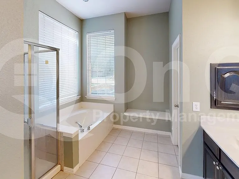 4536 Brenda Dr — Photo 14