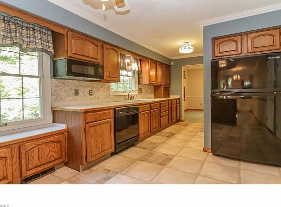 2nd image of 7786 Skylineview Dr