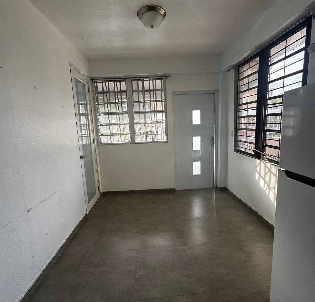 2 bed, $700 — Photo 3