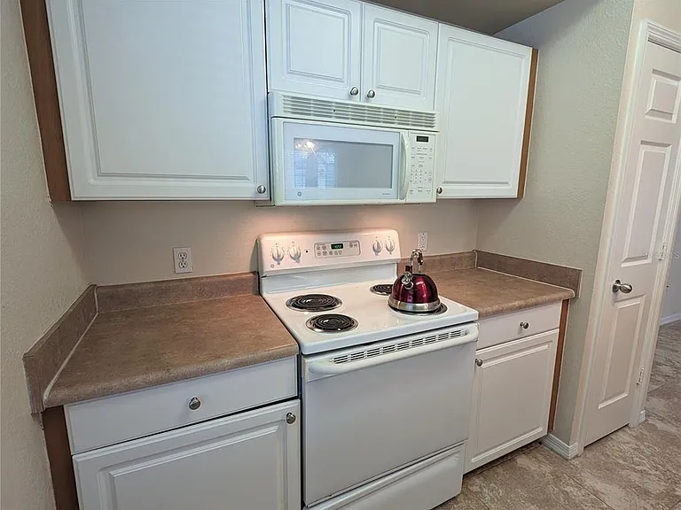 5711 Soldier Cir #102 — Photo 8