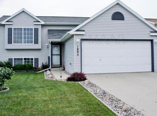 1893 Huntington Ln, West Fargo, ND 58078