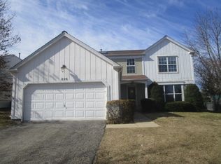 826 Baltusrol Dr, Elgin, IL 60123