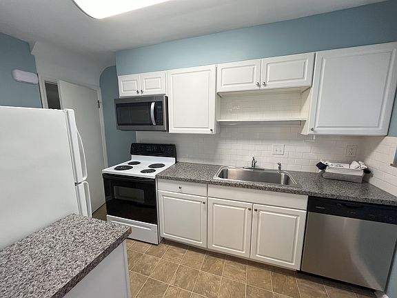5th image of 2044 Harwitch Rd