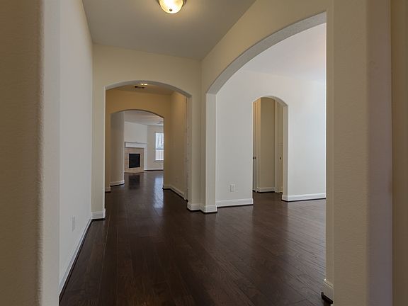 Flowing Hardwood Floors