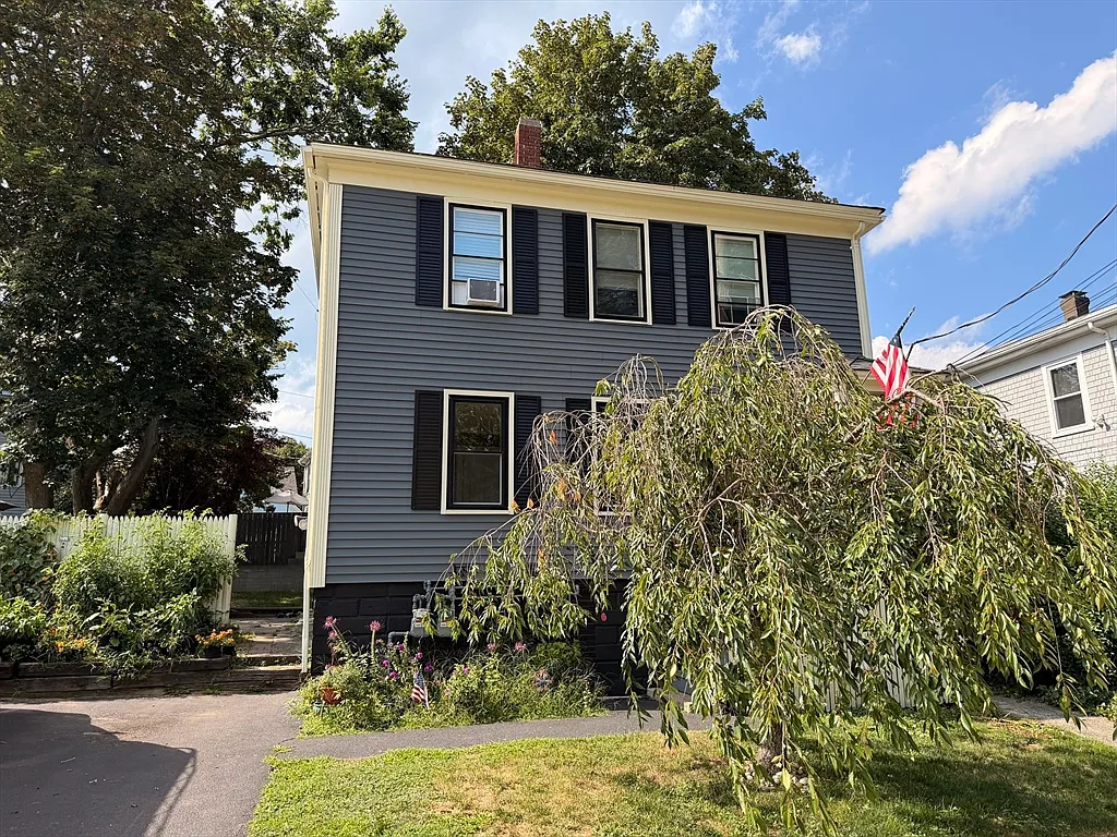 3 bed, 1.0 bath, 1100 sqft, $3,000 — Photo 3