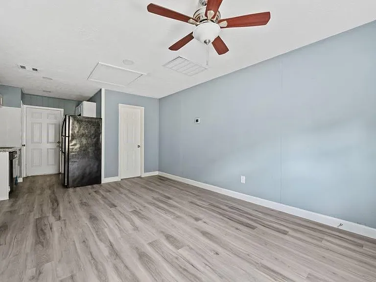 3425 Nettleton St — Photo 8
