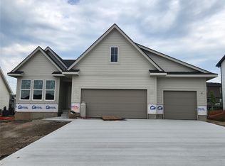 15201 Springbrook Trl, Urbandale, IA 50323