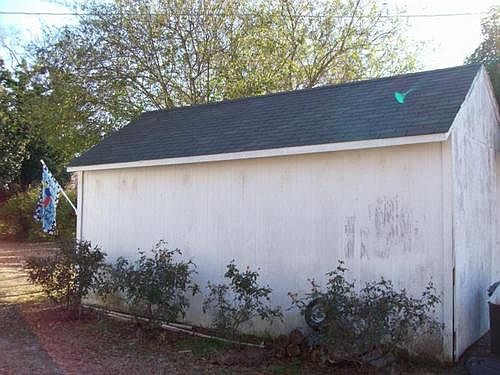 5th image of 715 Essex St