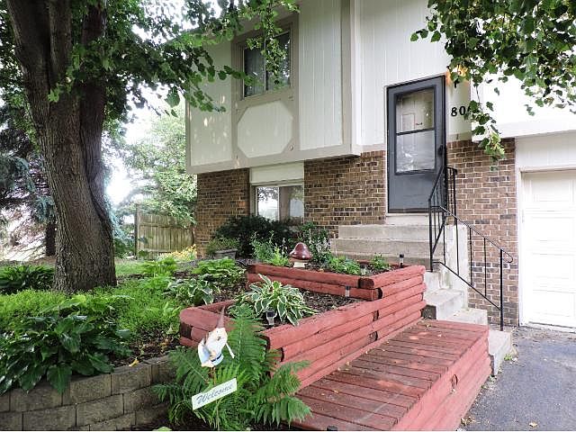 1st image of 806 125th Ln NE