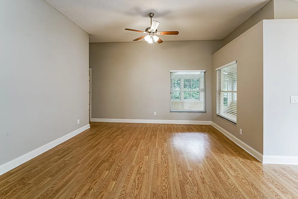 3 bed, 2.0 bath, 1591 sqft, $4,150 — Photo 4