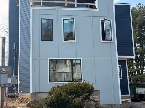 96 Burpee Rd #1, Swampscott, MA 01907