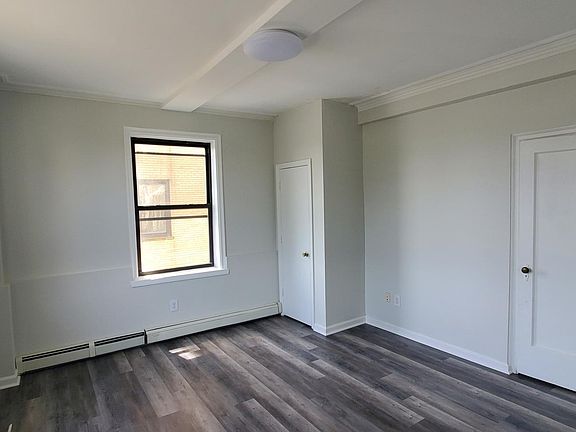 4th image of 150 S Harrison St #1E