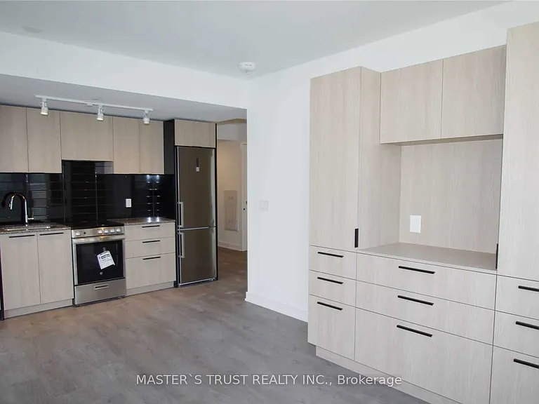 501 Yonge St #1905 — Photo 5