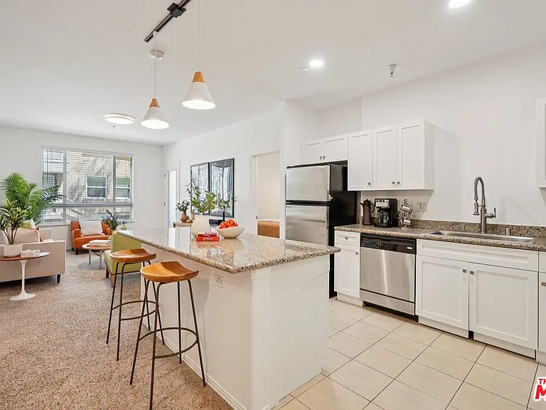100 S Alameda St #150 — Photo 13