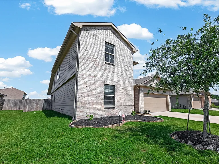 1706 Cooper Bluff Ct — Photo 2